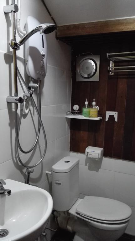 Silver Shine Guesthouse George Town Room photo